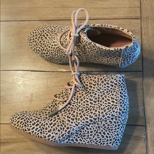 TOMS Cheetah Wedge Kala Booties
